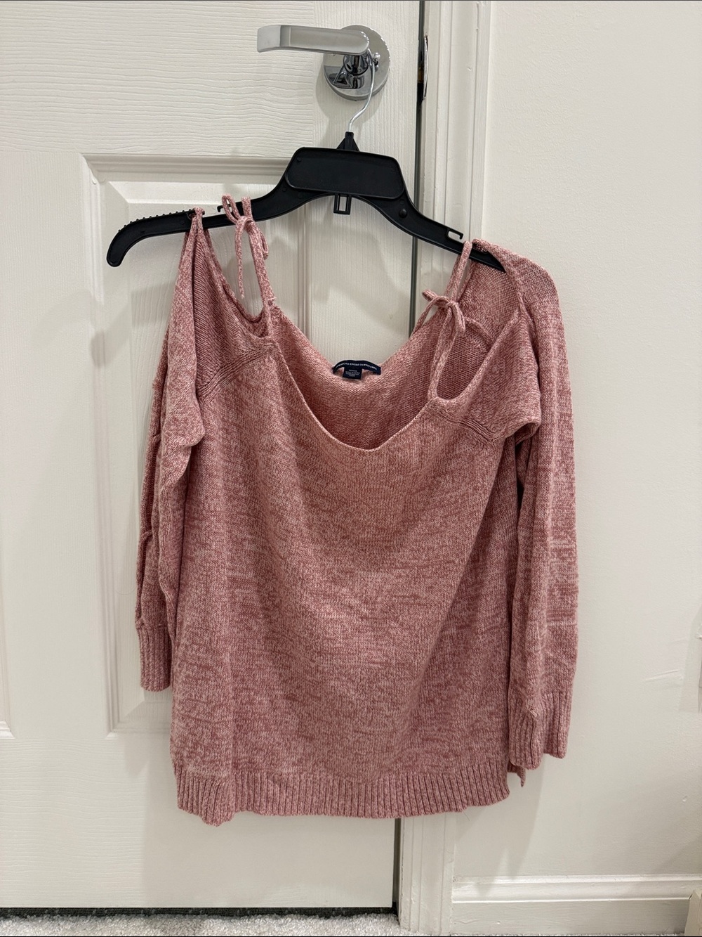 American Eagle Outfitters Mauve Cold-Shoulder Knit Sweater. Size medium